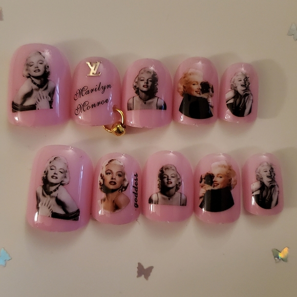 Nails 💅 - Picture 1 of 7